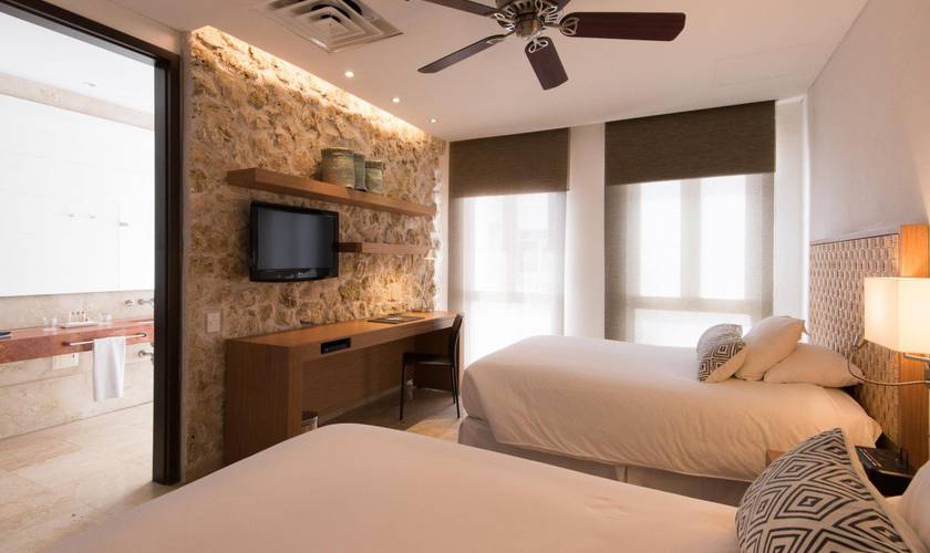 Superior twin room Movich Cartagena de Indias Superior twin room Movich Cartagena de Indias