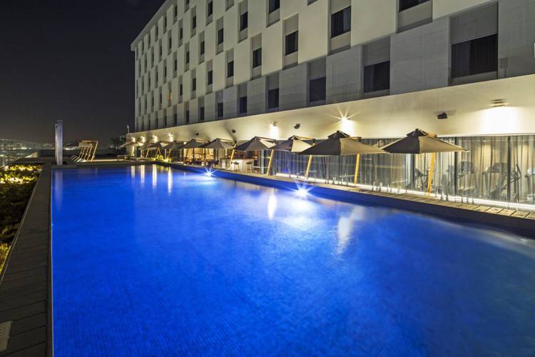 Swimming pool Movich Buró 51 Hotel Barranquilla