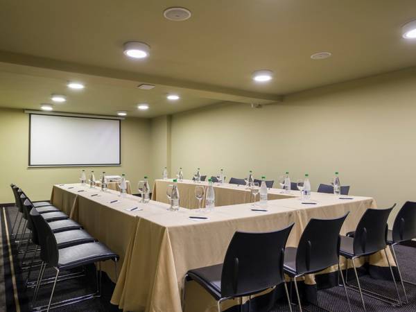 Saman Movich Hotels Saman Movich Hotels