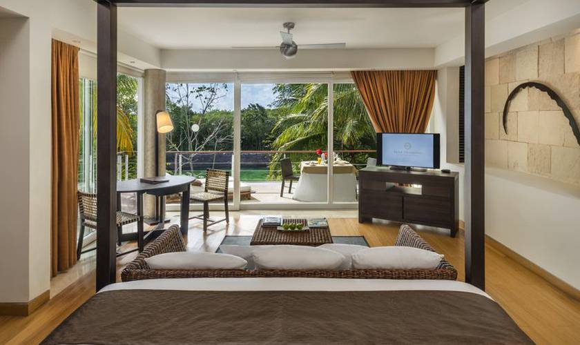 Cenote- laguna deluxe junior suite Blue Diamond Luxury Boutique (Playa del Carmen) Cenote- laguna deluxe junior suite Blue Diamond Luxury Boutique (Playa del Carmen)