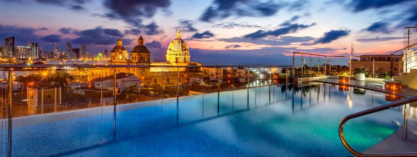 Swimming pool Movich Cartagena de Indias Hotel