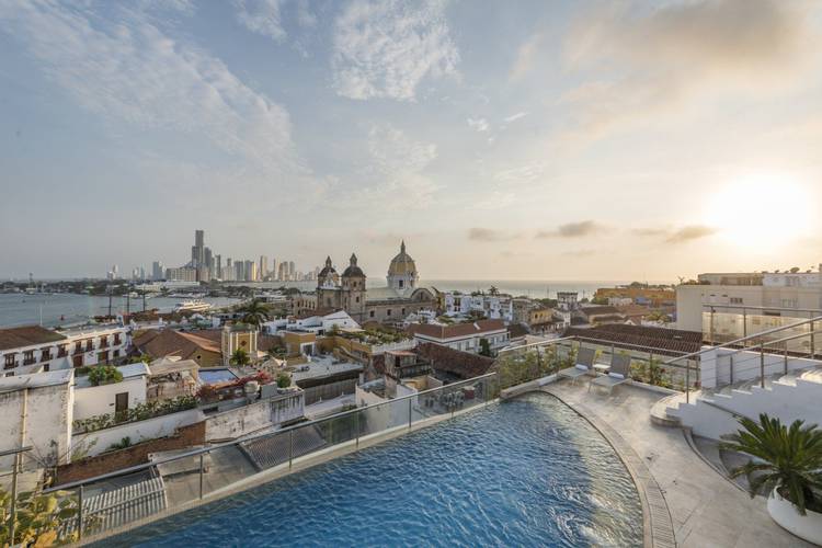 Swimming pool Movich Cartagena de Indias Hotel