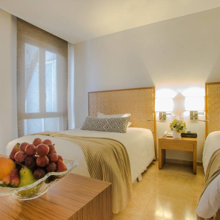 Superior twin room Movich Cartagena de Indias Superior twin room Movich Cartagena de Indias