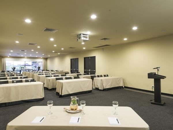 movich-pereira-sala-bucaro-b