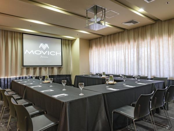 movich-pereira-sala-roble-a