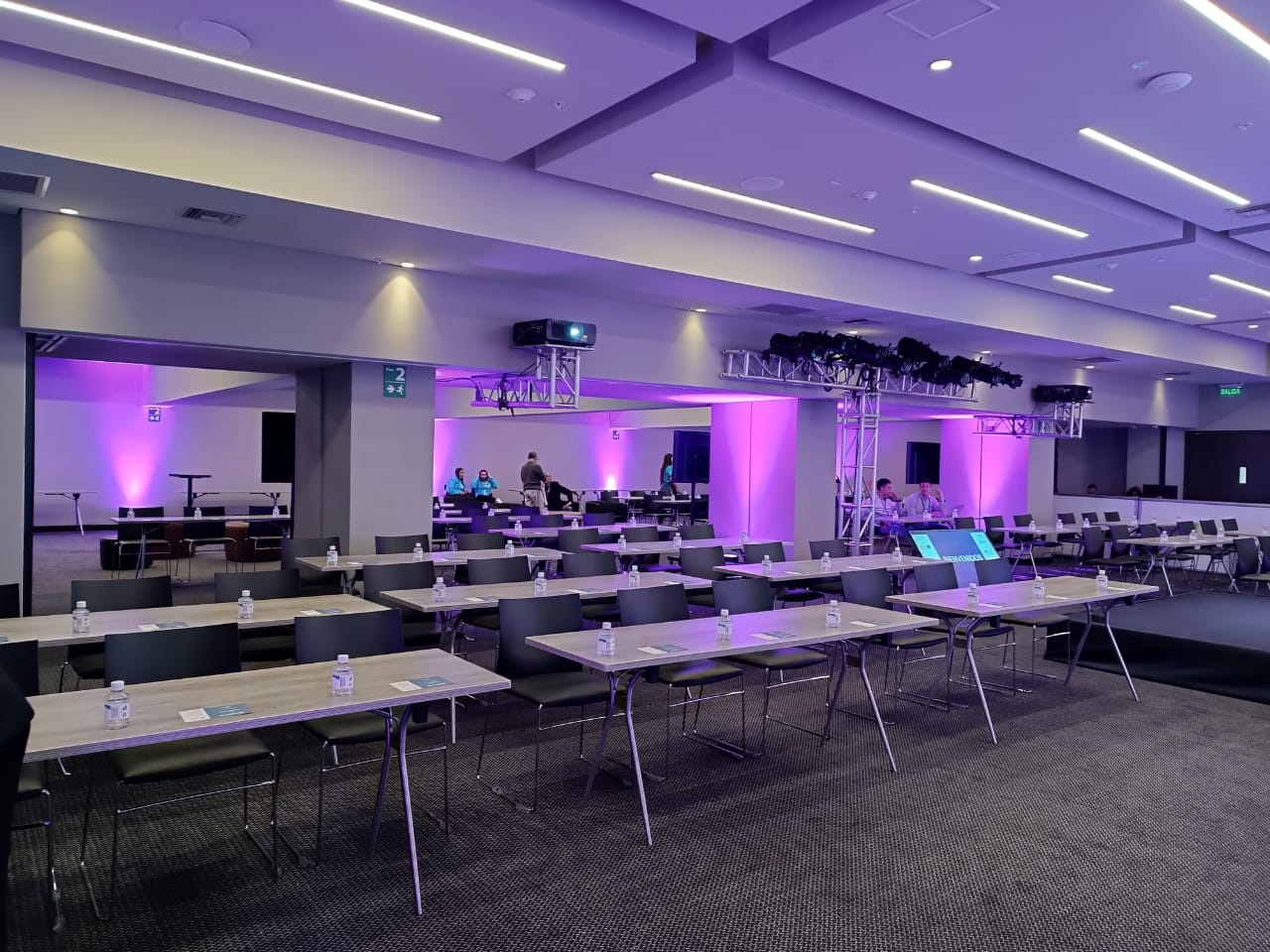 AULA GUAYACAN COMPLETO